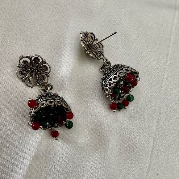 Silver tone green and red beaded Jhumkas Indian earrings - Picture 9 of 9
